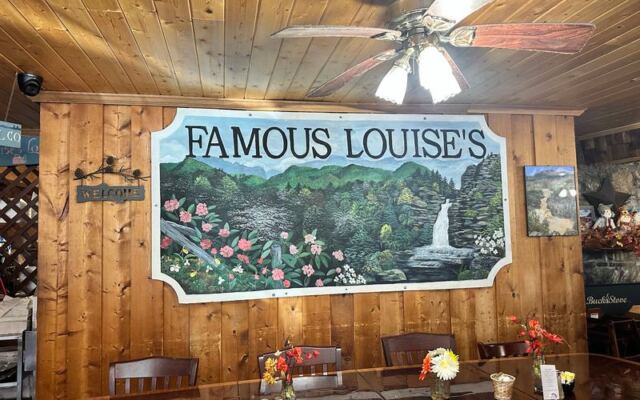Out On A North Carolina Mountain Highway, This Country Kitchen Plates Pot Roast, Collard Greens, And Homemade Pie