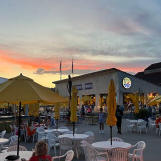 This Illinois Riverfront Restaurant Serves Catfish, Burgers, and Live Music by the Mississippi