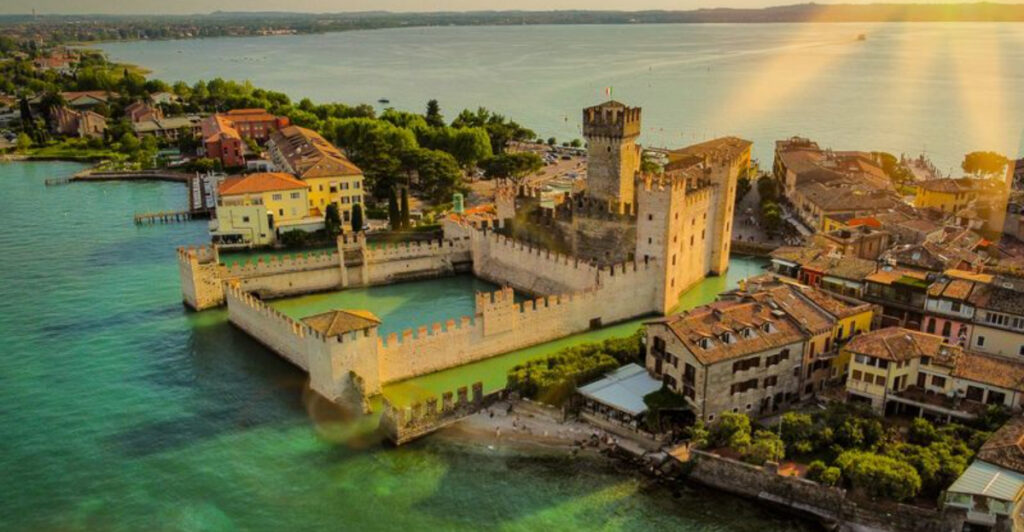 15 Magnificent Italian Castles You Need to See at Least Once