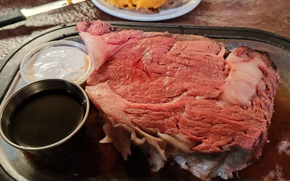 This Minnesota Supper Club Serves Prime Rib Almost Too Big For The Plate