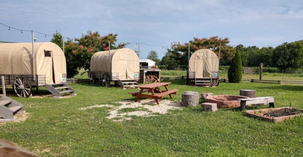 This Under-the-Radar Amish Town in Tennessee Cooks Comfort Food the Old-Fashioned Way