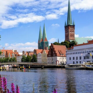 14 Towns Around The World Built On Islands In Rivers