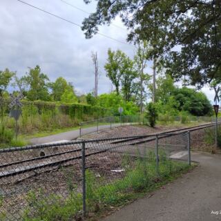 This Tennessee Rail Trail Turns an Old Railroad Line Into an Easy Riverside Ride