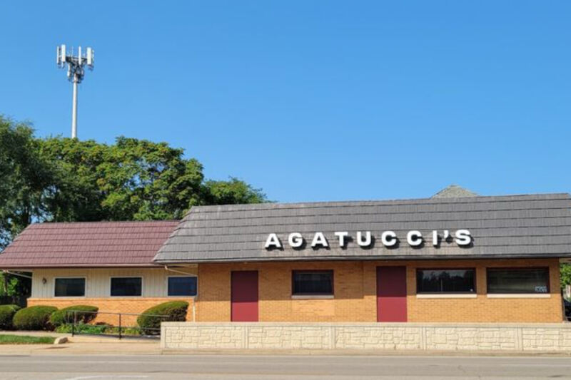 This Illinois Restaurant Has Stayed in the Same Family for an Entire Century