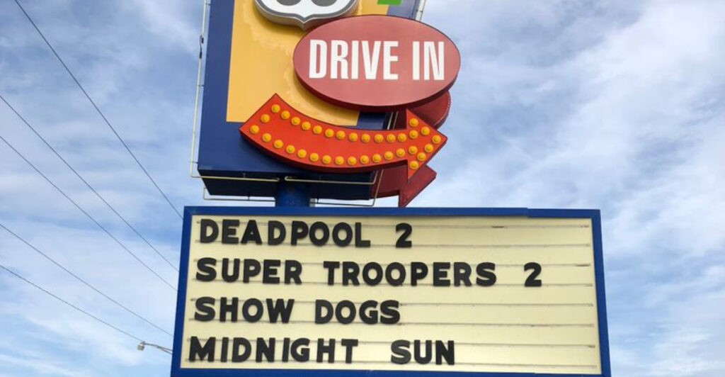 9 Beloved Illinois Drive-Ins That Make Summer Nights Unforgettable