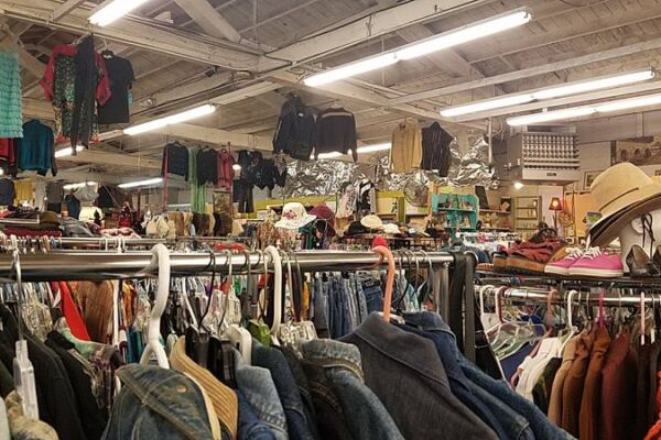 This Oregon Secondhand Store Lets You Fill An Entire Cart For Just $27 Because Prices Go By Weight