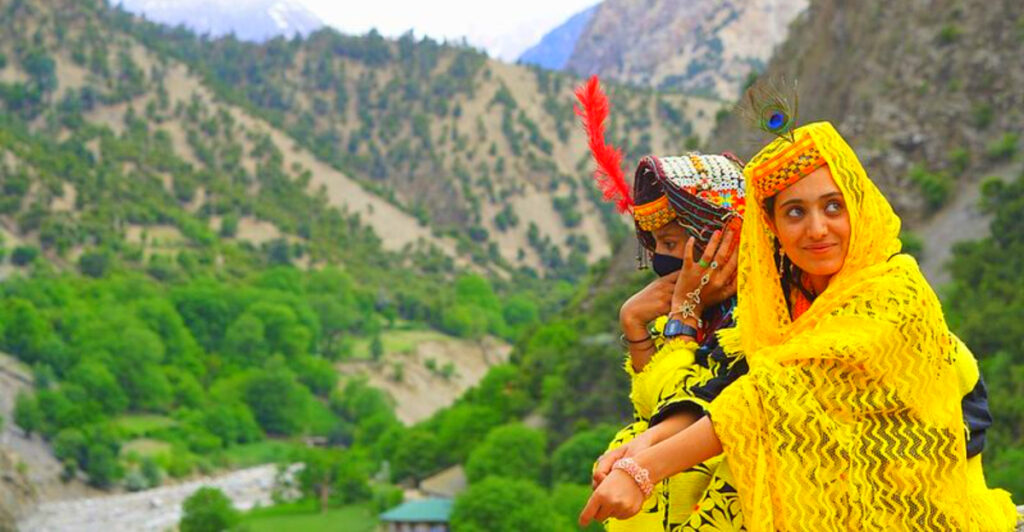 13 Communities Where Traditional Dress Is Still Part of Local Life