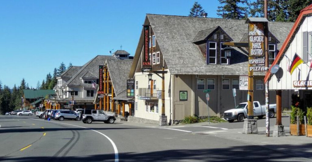This Oregon Mountain Town Sits So High Up That July Barely Reaches 75 Degrees