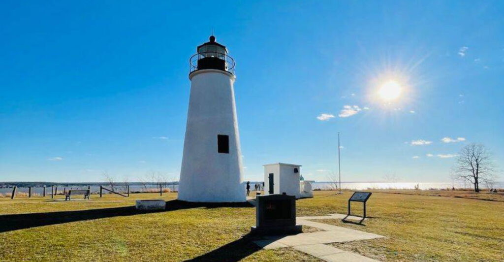 This Small Maryland Town Blends Chesapeake Wildlife, Seafood, And River Views