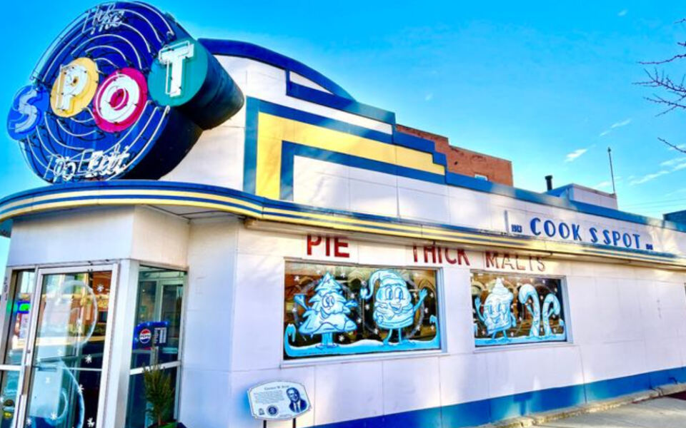 13 Family-Owned Ohio Restaurants Where Twenty Dollars Still Buys A Feast