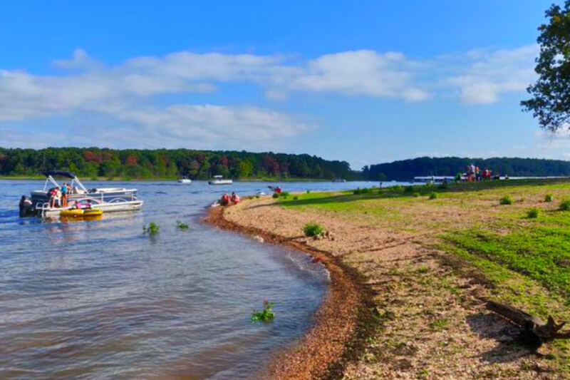 13 Missouri Picnic Spots With Easy Parking and Restrooms