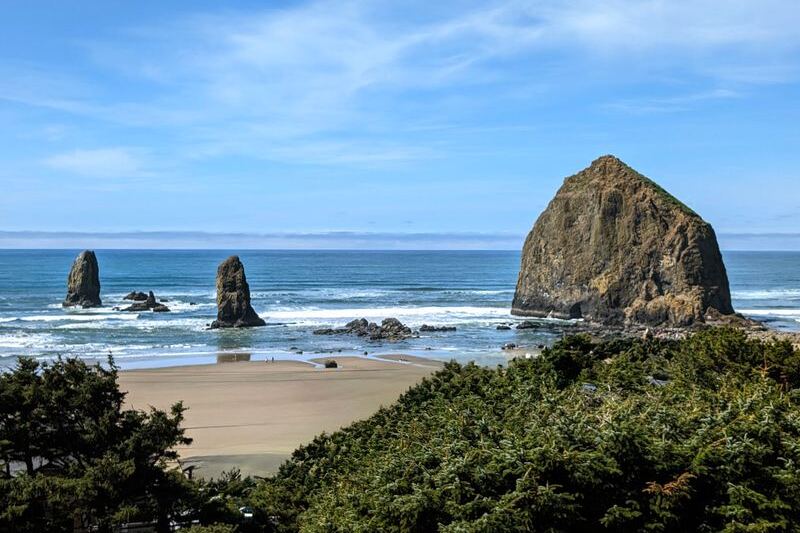 Tufted Puffins Have Returned To The Oregon Coast And This Rocky Viewpoint Is Where You’ll Spot Them