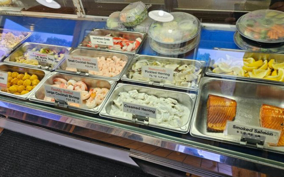 This Illinois Seafood Market Gets Fresh Fish So Often, Deliveries Come Several Times a Day