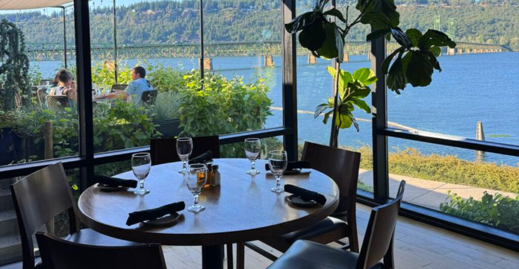 This Oregon Restaurant Has One of the State’s Most Beautiful Lakeside Dining Decks