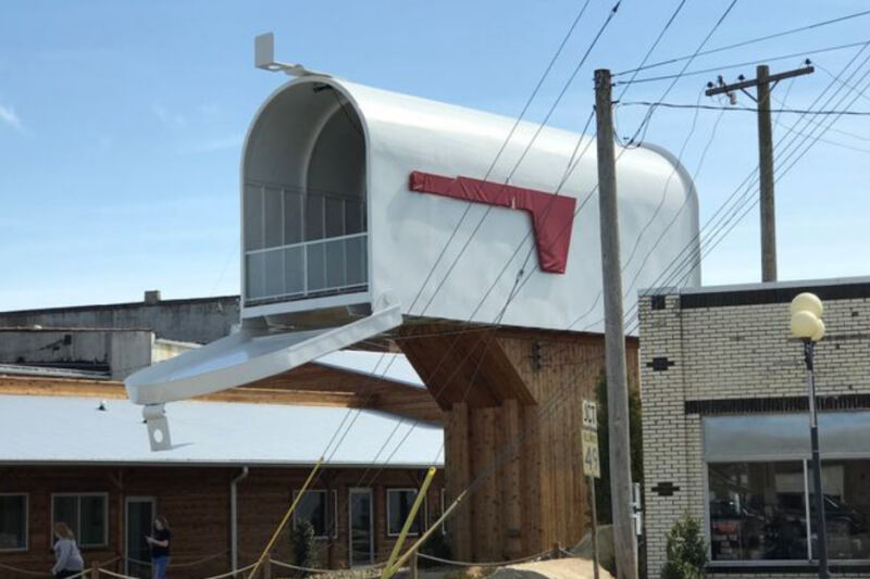 This Massive Illinois Mailbox Actually Works and You Can Climb Inside
