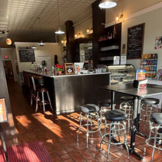 This Old-Fashioned Tennessee Soda Fountain Still Hand-Mixes Sodas and Scoops Ice Cream Like It’s Another Era