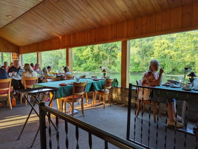One of New York’s Highest-Rated Small Restaurants Is Hiding Along NY-8