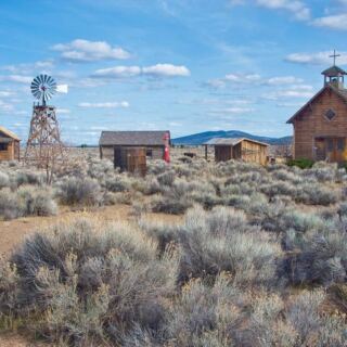 Oregon’s Open-Air Museum Brings A Homestead-Era Village Back To Life With Every Creaking Floorboard