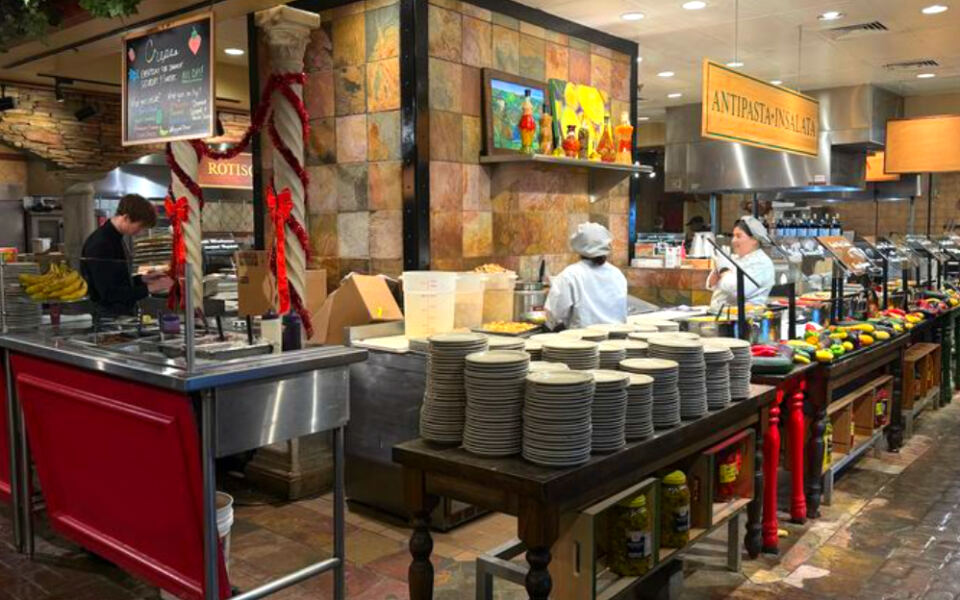 This Massive Italian Buffet in Overland Park Has More Than 7,000 Reviews and Vegas-Style Energy