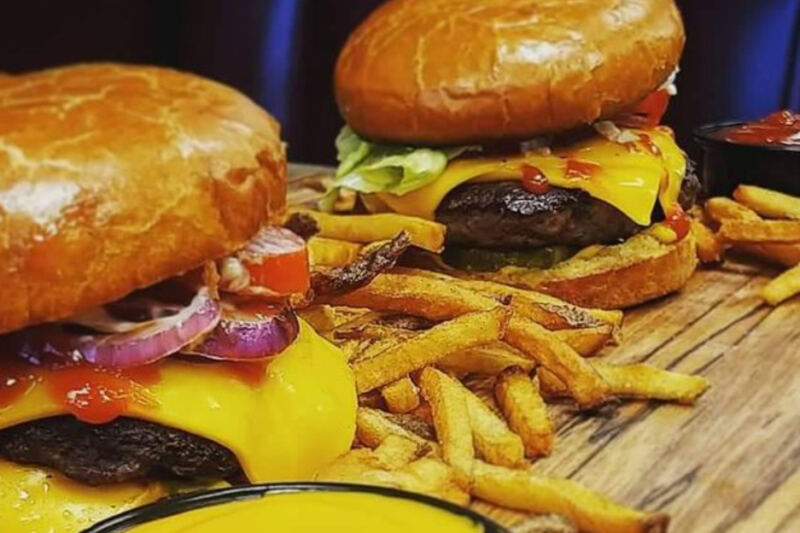 This Carbondale Favorite Serves Massive Burgers With Old-School Drive-In Charm