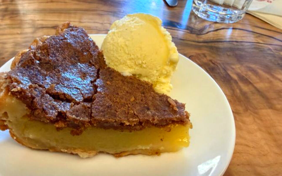 This Pittsburgh Bar Serves a Famous Burger, Tallow Fries, and an Unexpected Vinegar Pie