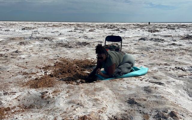 This Free Oklahoma Salt Flat Lets You Dig Through The Mud For Hourglass Crystals