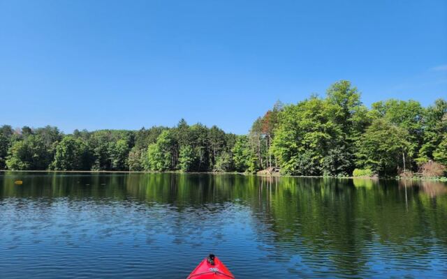 This Hidden Ohio Quarry Near Portage Lakes Turns Into A Cliff-Jumping Swimming Hole All Summer