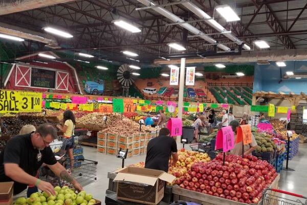 This Massive Florida Grocery Store Has Prices So Low You’ll Swear It’s a Mistake