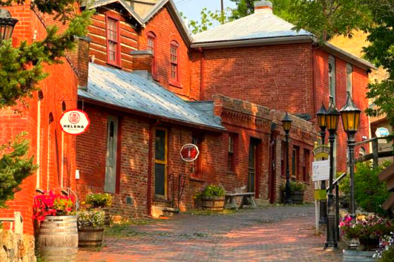 This Tiny Brick Alley Preserves One of Helena’s Oldest Surviving Neighborhoods
