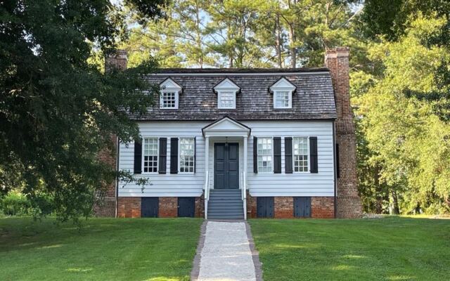 This South Carolina Home Has Been Standing More Than 300 Years, Since Before Statehood