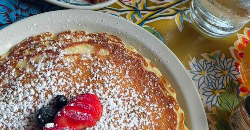 This Tiny Philadelphia Diner Serves Blueberry Cornmeal Pancakes and Home Fries Locals Swear By