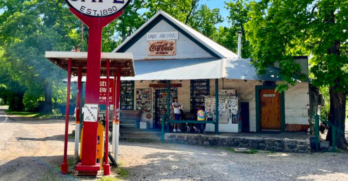 15 Arkansas Mom-and-Pop Restaurants Worth Leaving the Highway For