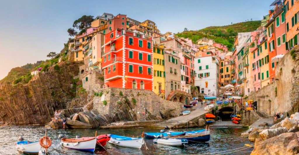 15 Countries With the Best Geographic Location in the World