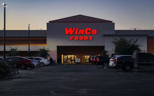This Huge Arizona Discount Grocery Posts Its Own Price Comparisons — and Shoppers Say It Beats Every Big Chain