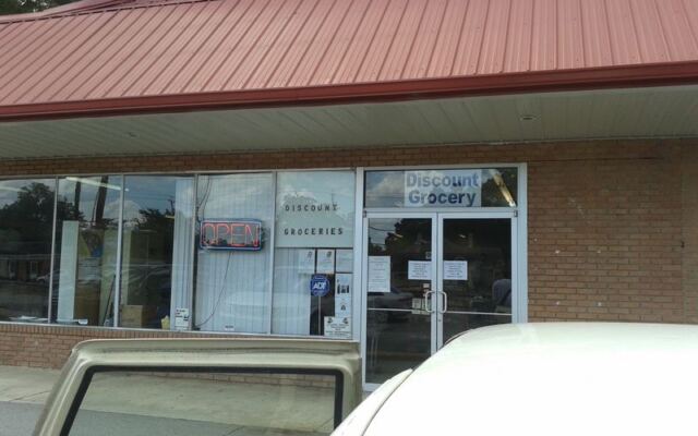 At This South Carolina Discount Grocery, One Shopper Filled Two Carts for $150 – About $200 Less Than a Regular Store