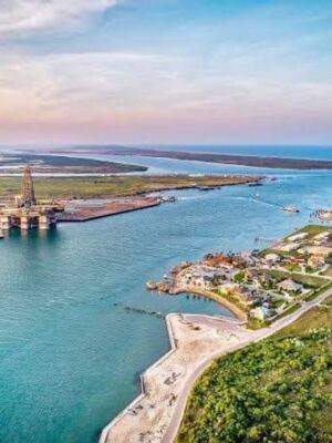 This Little Texas Gulf Coast Town Keeps Winning Over Everyone Who Slows Down There