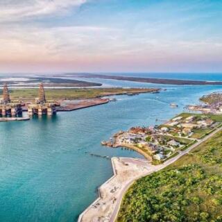 This Little Texas Gulf Coast Town Keeps Winning Over Everyone Who Slows Down There