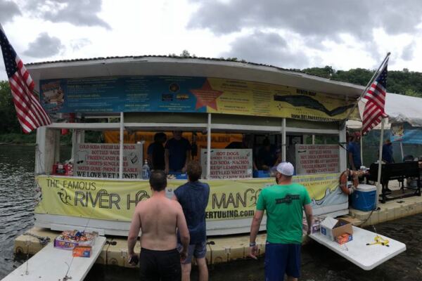 This New Jersey Hot Dog Stand Uses A Dock For Its Front Door
