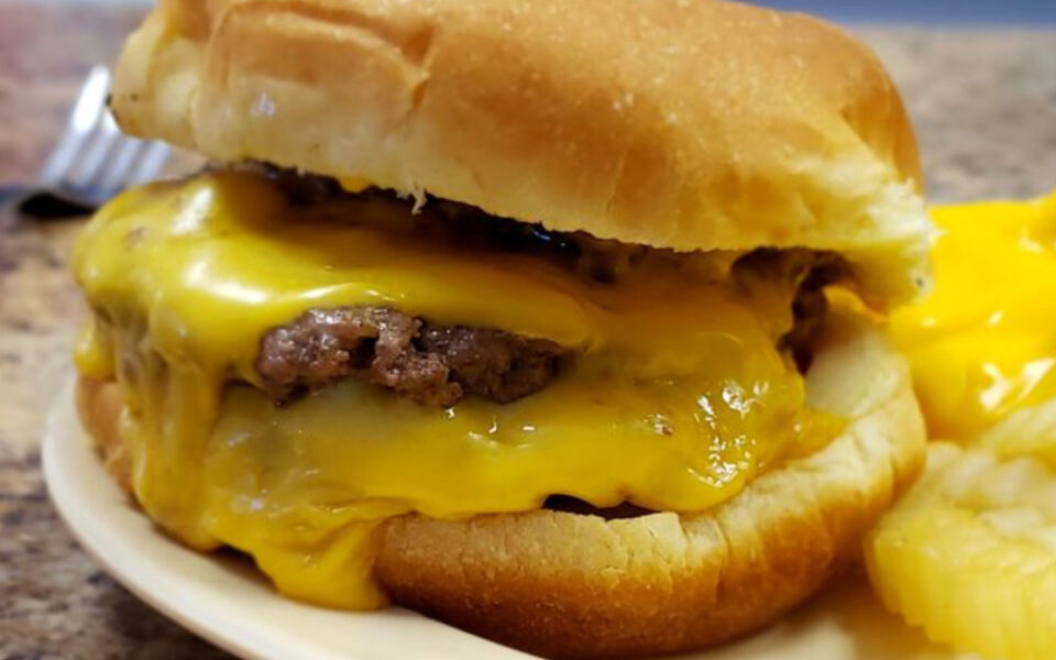 This Illinois Drive-In Has Kept Burger Lovers Coming Back Since 1951