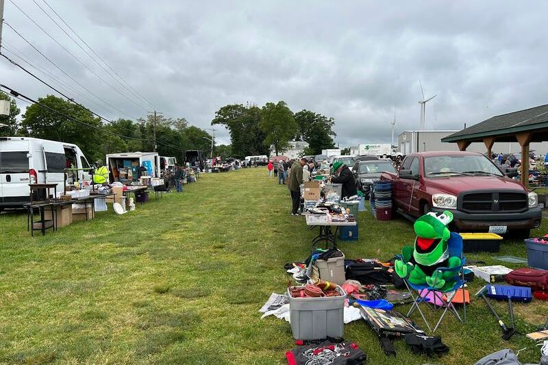 This Sprawling Rhode Island Flea Market Fills an Open Field Every Sunday with Antiques, Vintage Finds, and Free-to-Browse Bargains