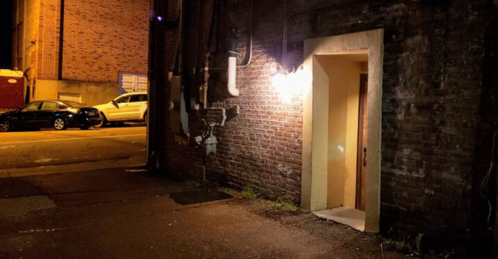 This Mississippi Speakeasy Has No Sign, Just A Porch Light To Guide You