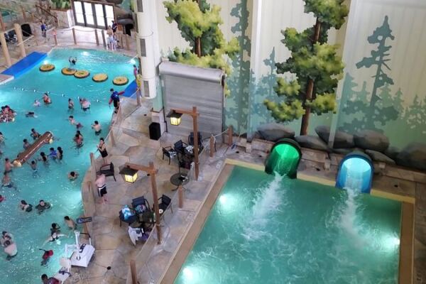 This Washington Resort Hides An Indoor Water Park With Waterslides And A Wave Pool