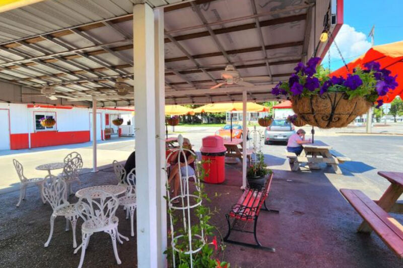 This Illinois Custard Stand Has Been a Sweet Summer Tradition for Generations