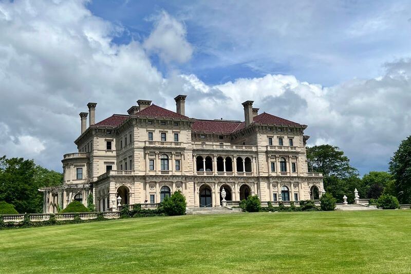 This Rhode Island Mansion Tour Lets You Walk Through The Gilded Age Home Vanderbilts Built