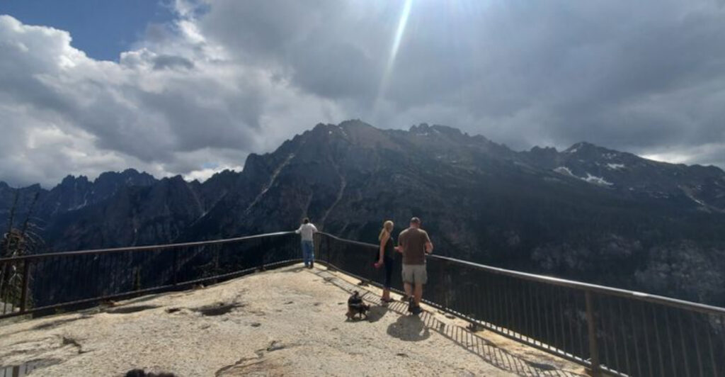 This Short Washington Trail Ends At A 5,500-Foot Mountain View