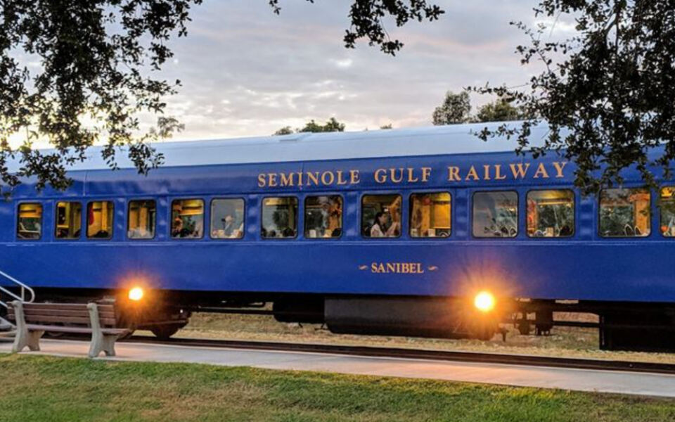 This Florida Train Serves A Five-Course Dinner While You Solve A Murder