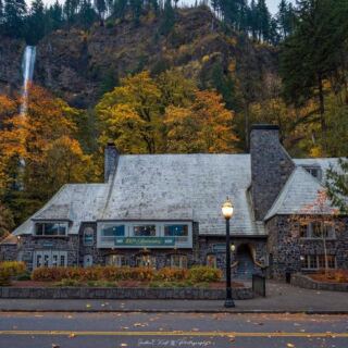There’s An Oregon Lodge Restaurant Where You Can Eat Hearty Northwest Comfort Food With Multnomah Falls Right Outside