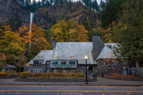 There’s An Oregon Lodge Restaurant Where You Can Eat Hearty Northwest Comfort Food With Multnomah Falls Right Outside