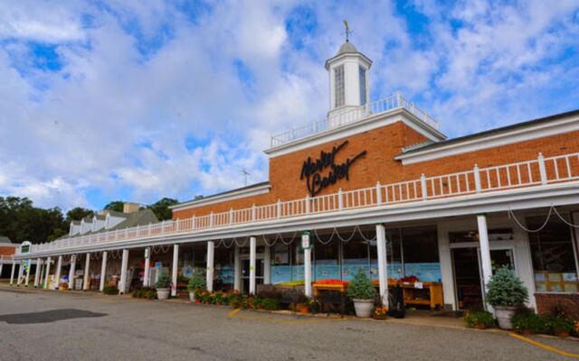 The Story Behind New Jersey’ 138,000-Square-Foot Market Basket Flagship