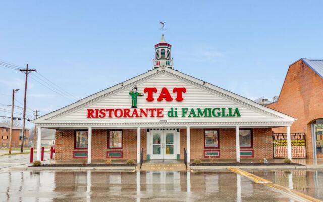 Columbus Locals Have Loved This Old-School Family Italian Spot For Generations